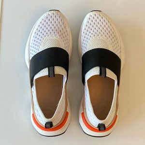 Sorel Womens Kinetic Impact Strap Sneaker! LIKENEW